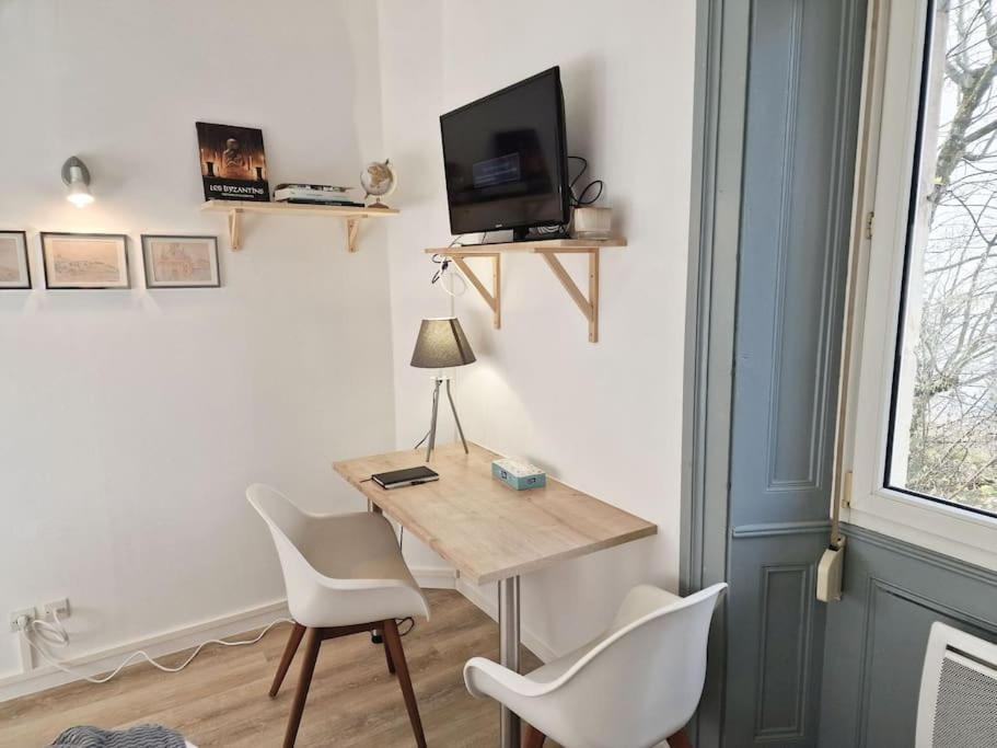 "Le Bisontin", Studio Cosy Au Calme, Proche De La Gare Besancon Exterior photo
